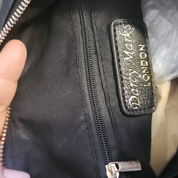 Darcy Mark's Crossbody - Picture 6 of 6